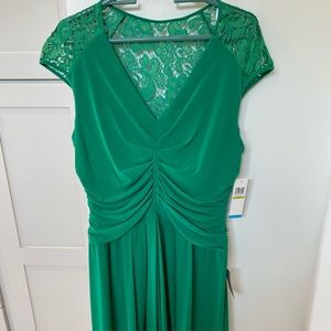 Ivy & Blu Green Lace Dress